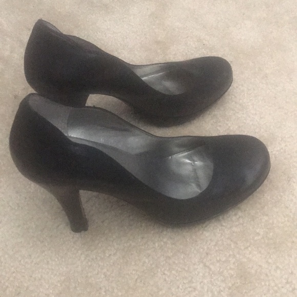 Black Guess Heels - Picture 4 of 8